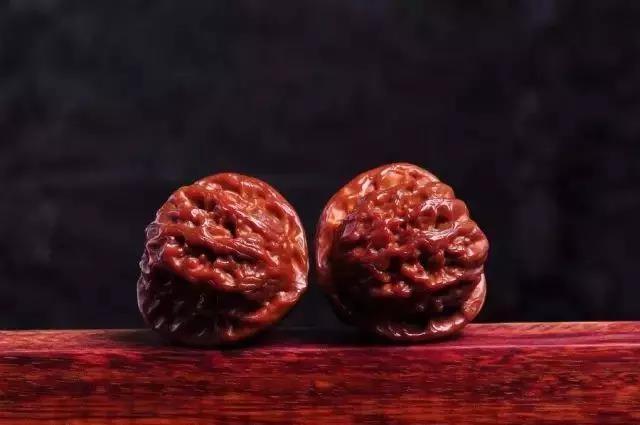 【木材知識】什么才是真正的手串包漿？