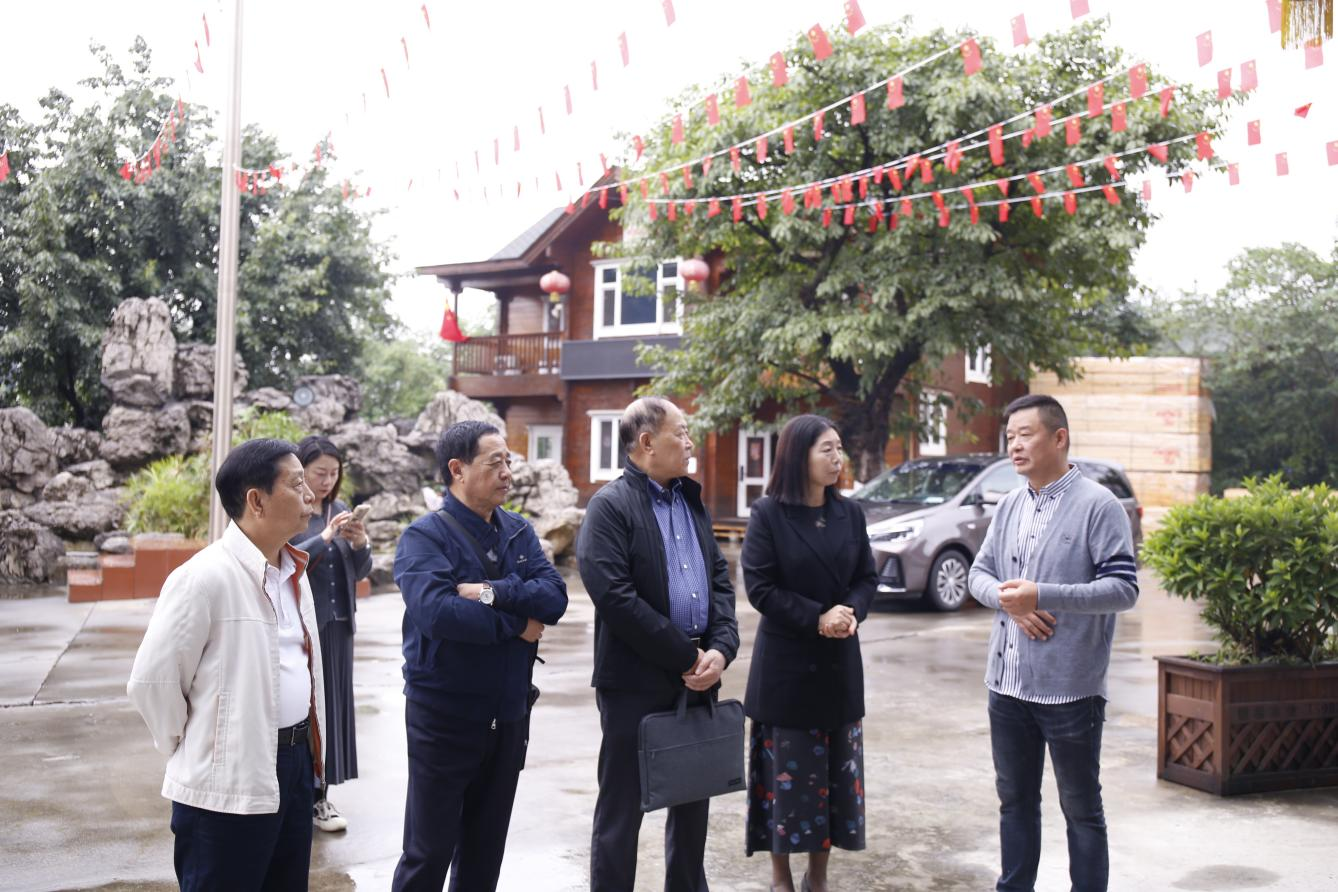 【木文化交流】成都市關(guān)工委副主任薛敏、昌世軍一行 蒞臨園區(qū)參觀調(diào)研