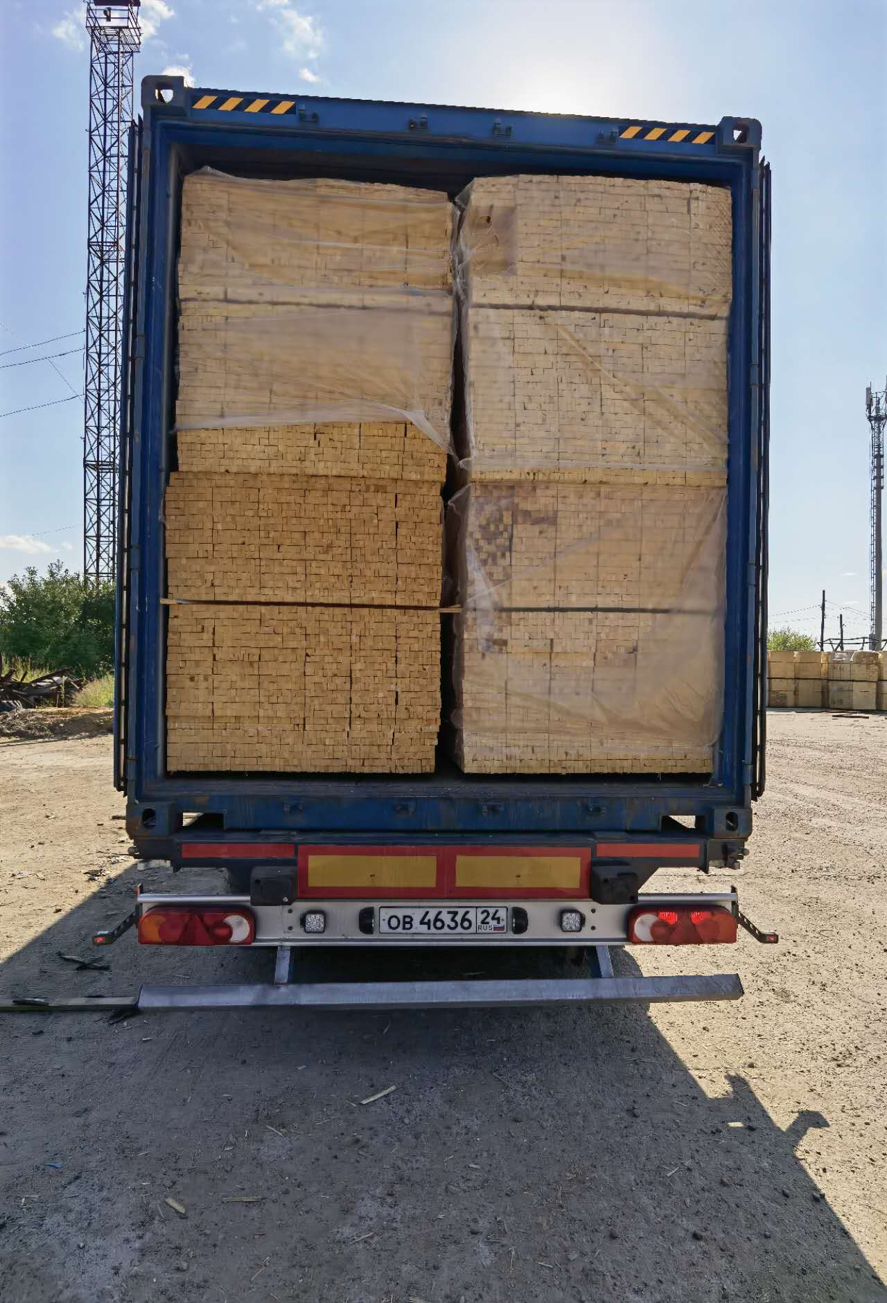 【園區(qū)動(dòng)態(tài)】川陜甘國(guó)際木材貿(mào)易中心再添新動(dòng)能首單俄羅斯跨境板材貿(mào)易順利落地